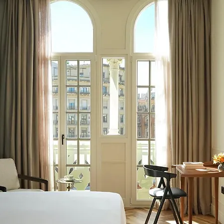 Mercer Plaza 5 Gl 5* Sevilha