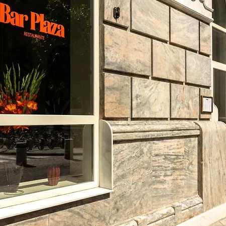 Mercer Plaza 5 Gl 5* Sevilha