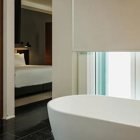 Mercer Plaza Sevilla 5 Gl Hotel